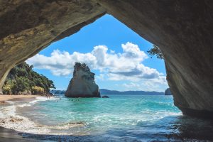 Höhle und strand